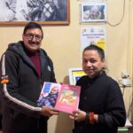 कैंची धाम पहुंचे गायक कैलाश खेर, नीम करौली बाबा के दरबार में टेका माथा