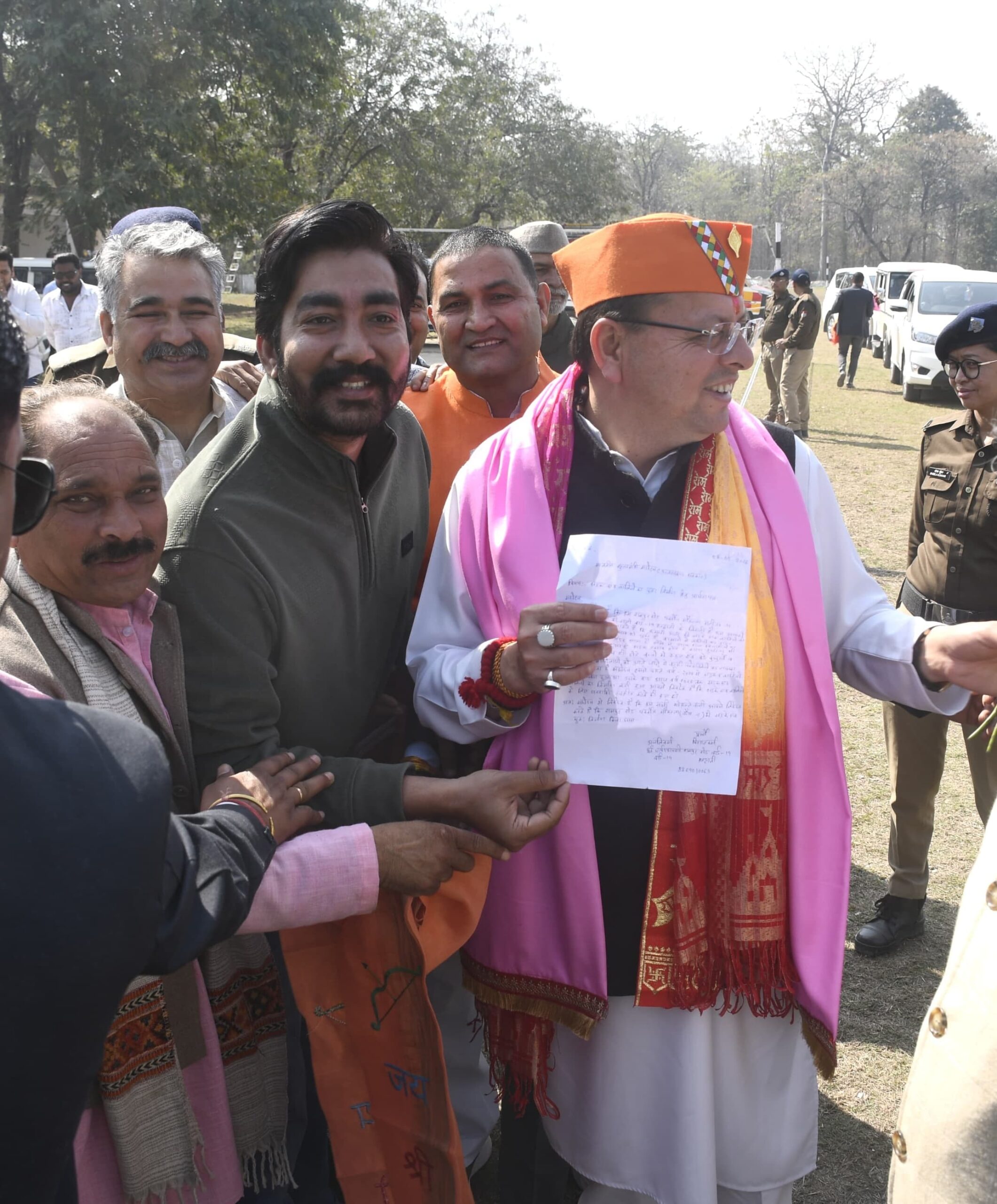 हल्द्वानी :  वार्ड 19 में सड़क–नाली निर्माण की मांग तेज, समाजसेवी विशाल वर्मा ने सीएम पुष्कर सिंह धामी को सौंपा ज्ञापन