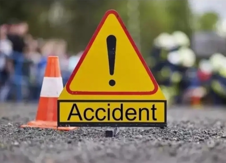 हल्दूचौड़ में भीषण सड़क हादसा: डंपर से टकराई स्कूटी, युवक की मौके पर मौत, युवती गंभीर घायल