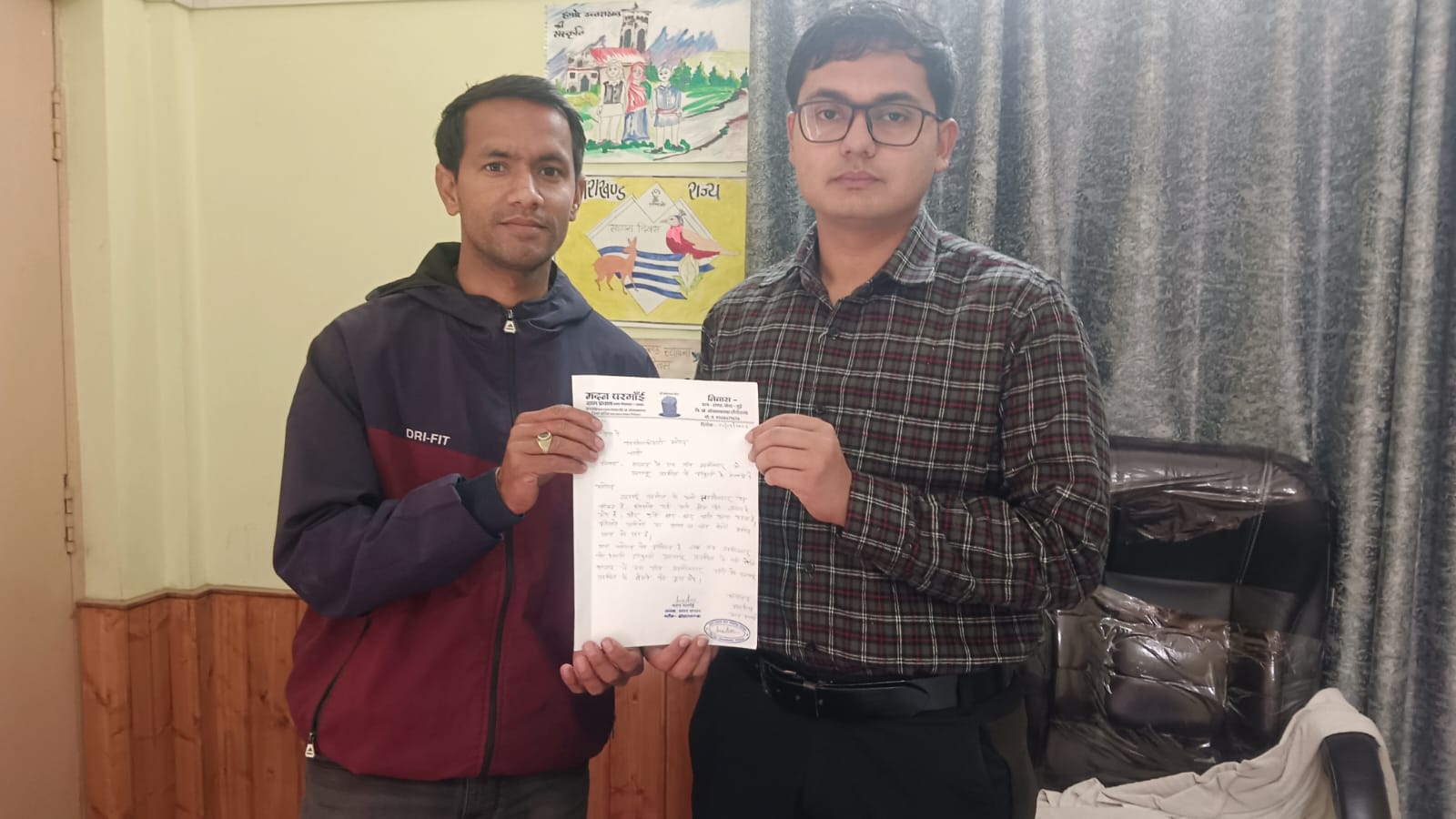 भीमताल : खनस्यूं तहसील में सप्ताह में एक दिन तहसीलदार बैठाने की मांग को लेकर मदन परगाईं ने एसडीएम धारी को सौंपा ज्ञापन