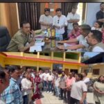 भीमताल में युवक पर कई लड़कियों से धोखाधड़ी व शोषण के आरोप, थाने का घेराव कर गिरफ्तारी की मांग तेज