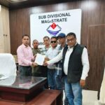 अतिक्रमण खबर पर बवाल: पत्रकार संजय पाठक को नोटिस भेजने के विरोध में पत्रकारों का प्रदर्शन