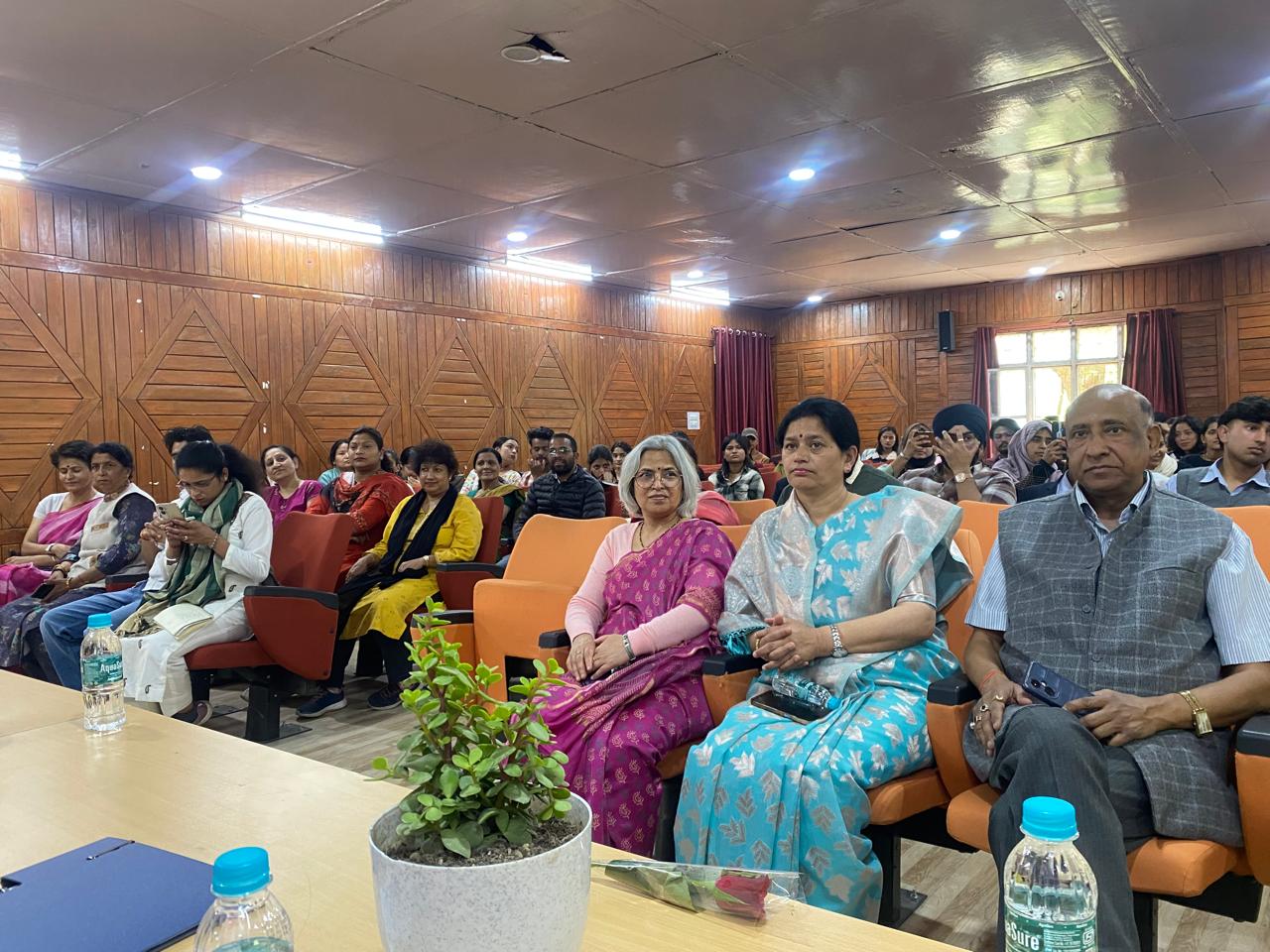 कविता सामाजिक जागरूकता का सशक्त माध्यम: डीएसबी परिसर नैनीताल में व्याख्यान आयोजित