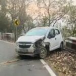 कालाढूंगी : ब्रेक फेल होने से बड़ा हादसा टला, पहाड़ी से टकराई कार; पिता-पुत्री समेत 8 घायल