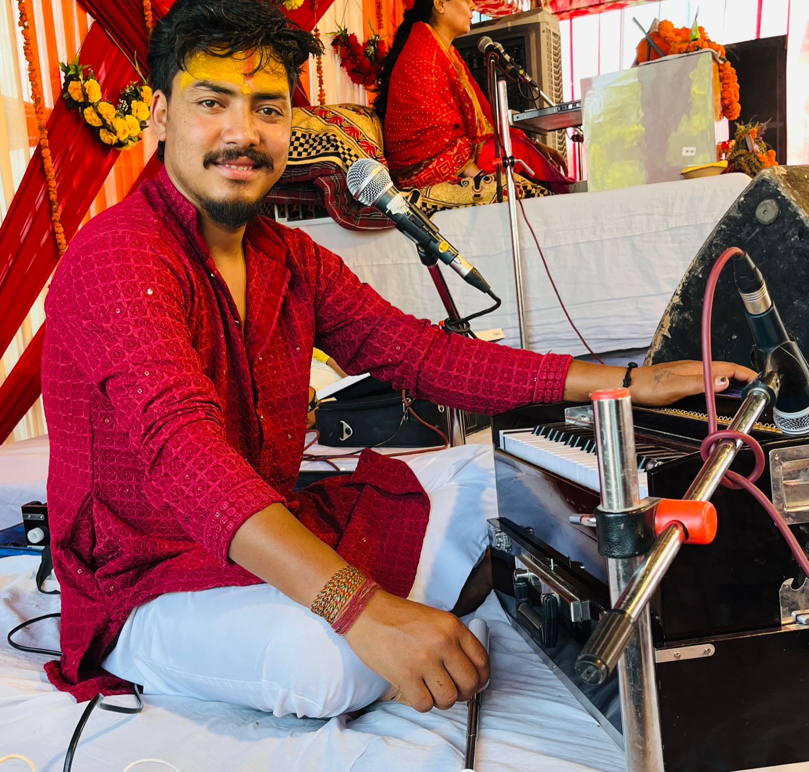 नैनीताल : मयंक बिष्ट बने पहाड़ की मधुर आवाज, भजनों से भक्तों को कर रहे मंत्रमुग्ध