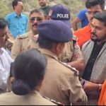 अल्मोड़ा में ISBT की मांग पर जा रहे कार्यकर्ता रोके गए: क्वारब पुल पर हिरासत, रानीखेत ले गई पुलिस
