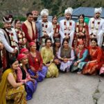 उत्तराखंड में अनोखी शादी: एक ही मंडप में पांच भाइयों का विवाह, बारात लेकर खुद पहुंचीं दुल्हनें