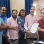 बेस अस्पताल की बदहाल व्यवस्था पर शिवसेना का हल्ला बोल, कहा- “लाइन खत्म करो, इलाज दो”