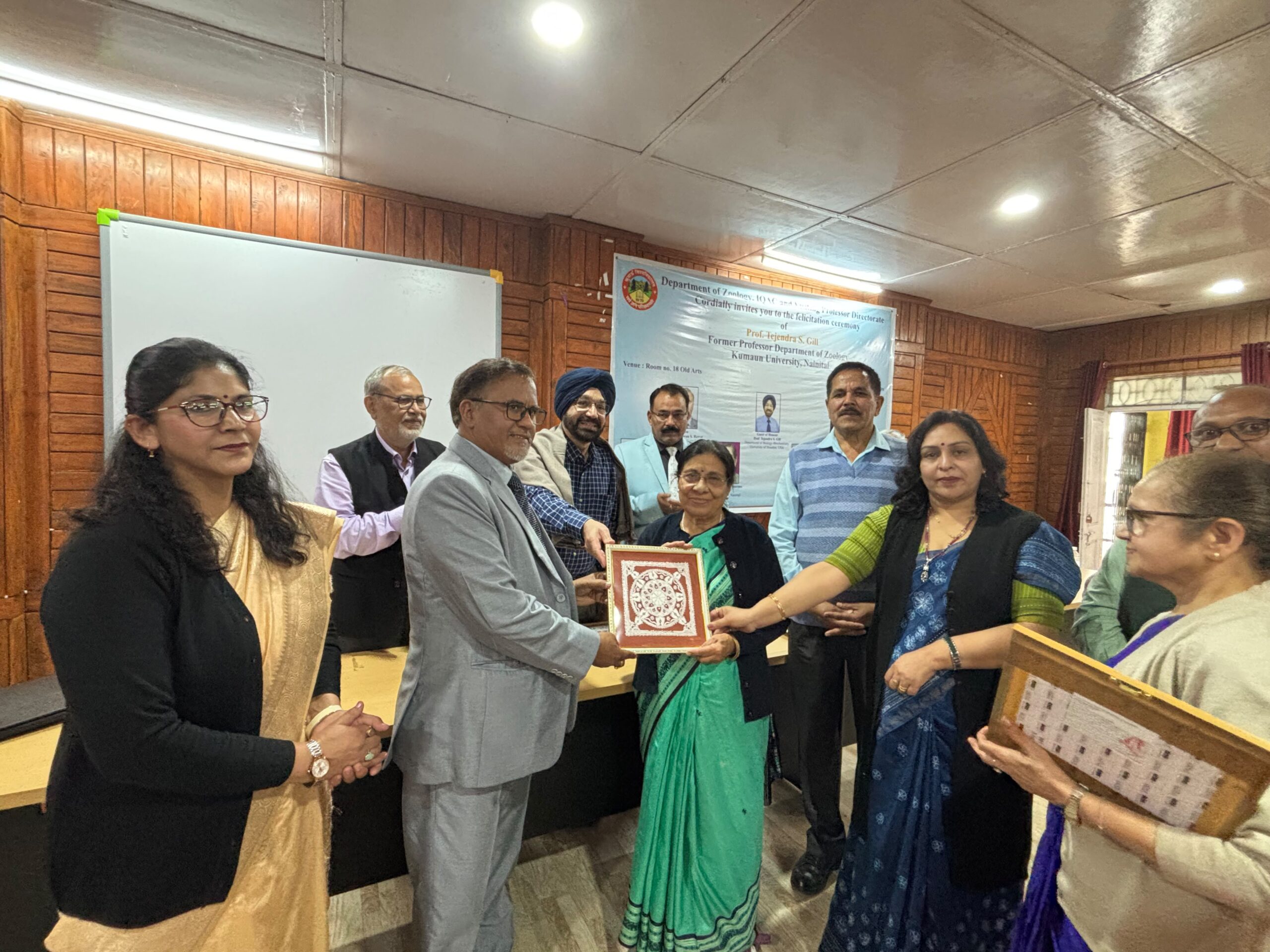 कुमाऊँ विश्वविद्यालय में प्रो. टी.एस. गिल का भव्य सम्मान, विद्यार्थियों को दिया मेहनत और सकारात्मकता का संदेश
