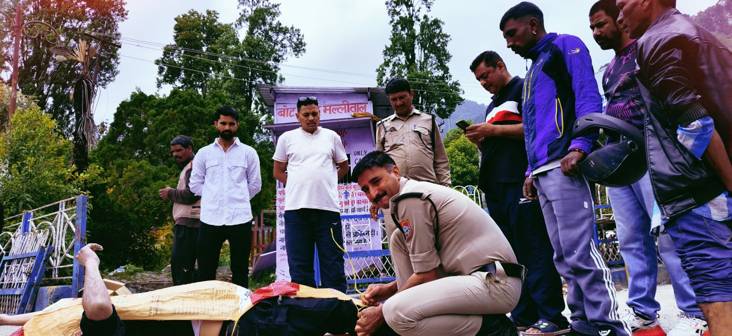 नैनीझील में मिला अज्ञात व्यक्ति का शव, क्षेत्र में फैली सनसनी
