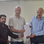 भीमताल : बगडवार बैंड-वीरसिंग्या मोटरमार्ग निर्माण की मांग तेज, कांग्रेस नेताओं ने PMGSY को सौंपा ज्ञापन