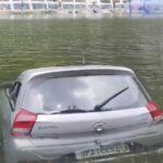 तेज रफ्तार कार सरिताताल झील में गिरी, चार पर्यटक बाल-बाल बचे, वीडियो…