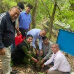 डीएसबी परिसर में ग्रीन मिशन के तहत पौधारोपण, पंतनगर के प्रो. सुजीत लवानिया सम्मानित