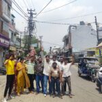 रामपुर रोड की बदहाल सड़क पर फूटा गुस्सा, जल निगम और ठेकेदारों के खिलाफ विशाल वर्मा-अंजलि वर्मा का प्रदर्शन