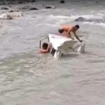 दर्दनाक हादसा:  नदी में समाई कार, 4 की मौत, 3 घायल