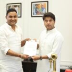 भीमताल के नेटवर्क विहीन गांवों को मिलेगी बेहतर कनेक्टिविटी, कैबिनेट मंत्री राम सिंह कैड़ा ने केंद्रीय मंत्री सिंधिया से की मुलाकात