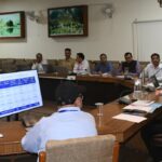 कुमाऊँ आयुक्त दीपक रावत ने स्वास्थ्य सेवाओं की समीक्षा की, गुणवत्तापूर्ण इलाज और टीबी-डेंगू नियंत्रण पर दिए सख्त निर्देश