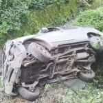 नैनीताल में बड़ा हादसा टला: मेट्रोपोल के पास पैराफिट तोड़ 20 फीट नीचे गिरी टाटा सफारी