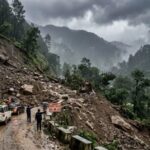 उत्तराखंड में मानसून का कहर: भारी बारिश से 32 सड़कें बंद, कई नदियां उफान पर; प्रशासन ने जारी किया हाई अलर्ट