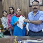 डीएम ललित मोहन रयाल की बड़ी कार्रवाई: भू-माफियाओं से मुक्त कराई 25 नाली जमीन, पीड़ित महिला को दिलाया न्याय