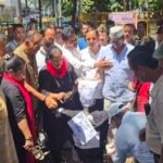 खड़गे की सभा के बाद रामलीला मैदान के शुद्धिकरण पर कांग्रेस का हल्लाबोल, भाजपा सरकार का पुतला फूंका
