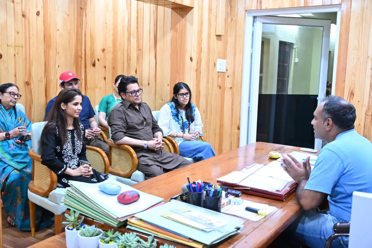 ‘हनुमान अंश’ की प्रोड्यूसर अनूप्रिया नागर ने किए कैंची धाम में बाबा नीम करौली महाराज के दर्शन, SSP मंजूनाथ टीसी ने किया सम्मानित