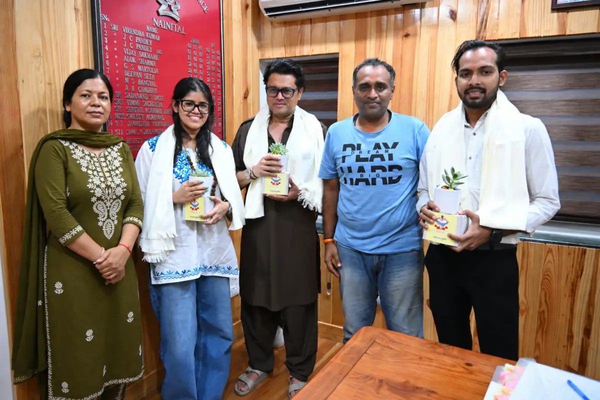 ‘हनुमान अंश’ की प्रोड्यूसर अनूप्रिया नागर ने किए कैंची धाम में बाबा नीम करौली महाराज के दर्शन, SSP मंजूनाथ टीसी ने किया सम्मानित