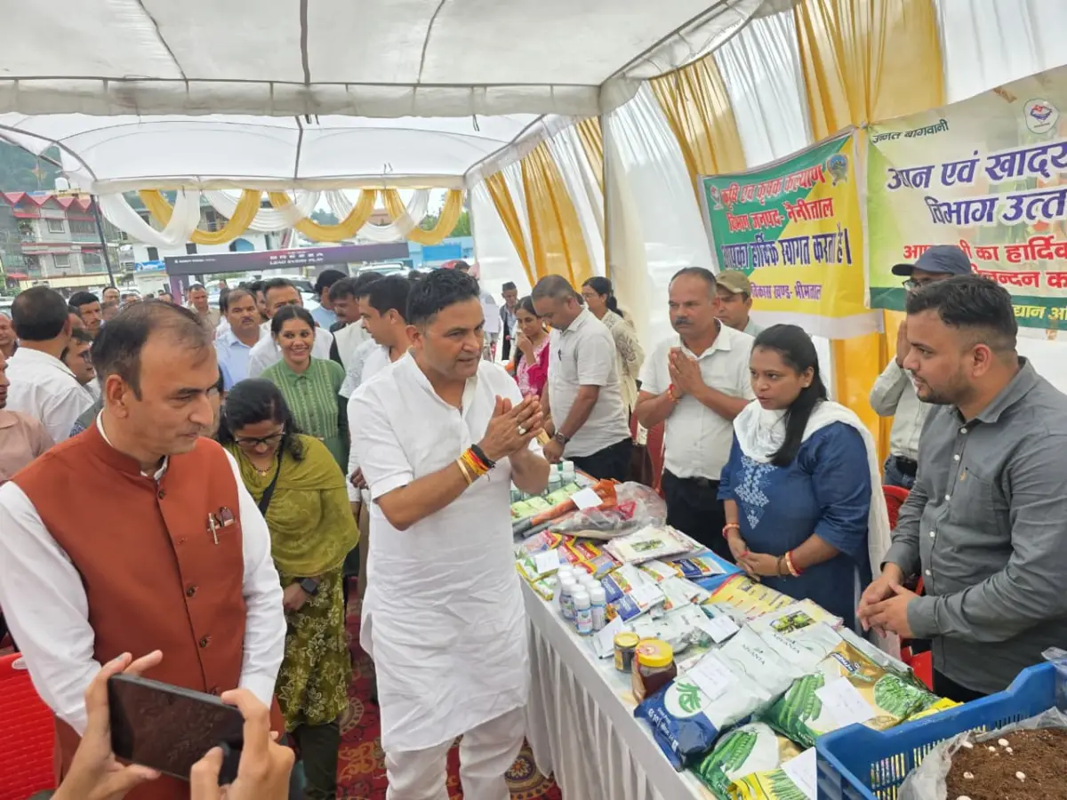 मुख्यमंत्री धामी के जन्मदिन पर भीमताल में मंत्री राम सिंह कैड़ा ने लगाया रक्तदान शिविर, दर्जनो लोगो ने किया रक्तदान