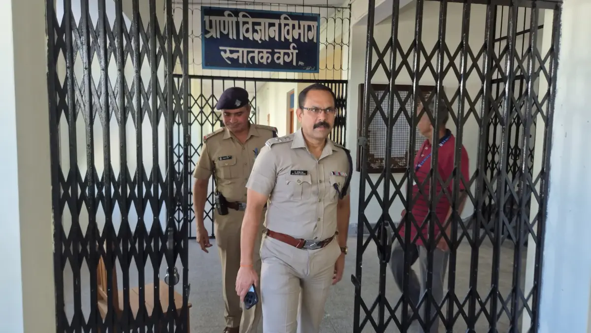 एमबीपीजी कॉलेज में छात्रसंघ चुनाव के लिए मतदान शांतिपूर्वक जारी , 12 हजार से अधिक छात्र करेंगे मताधिकार का प्रयोग